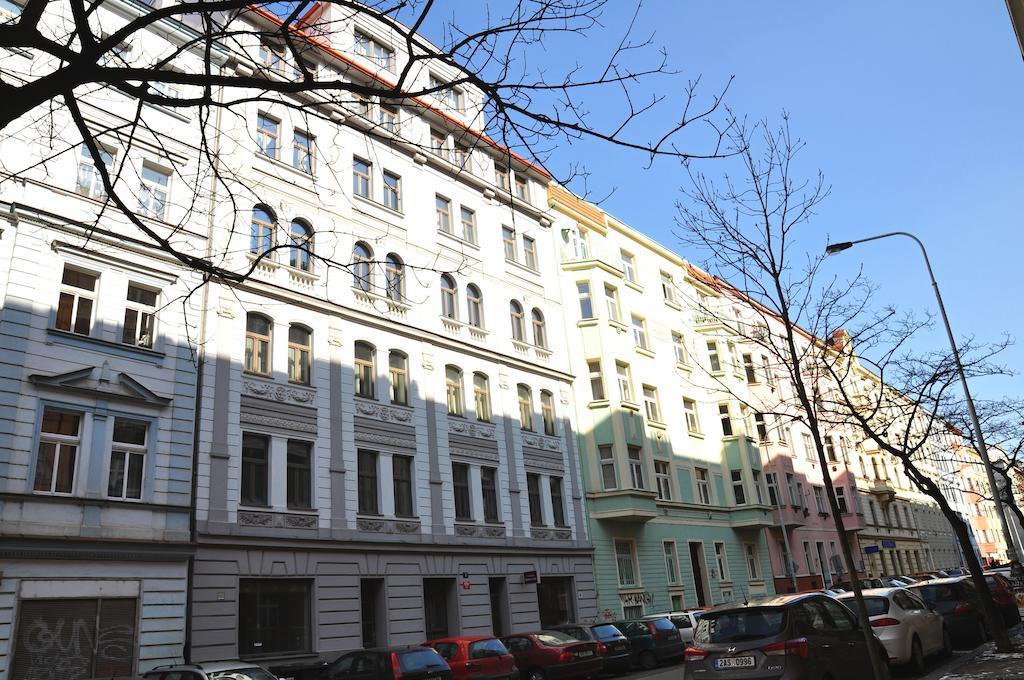 Family Apartments Prag Exteriör bild