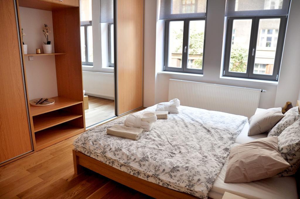 Family Apartments Prag Rum bild